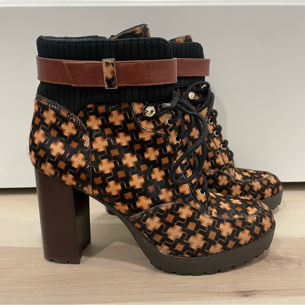 EUC Antonio Melani Womens Ankle Heel Booties. Calf Hair Size Women's 8. Zip Side
